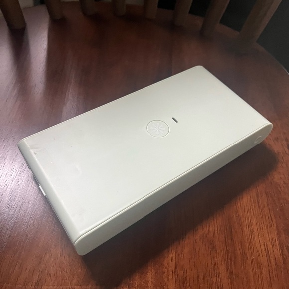 Tech Candy Clean Slate UV Sanitizing Case from FabFitFun - Picture 5 of 6